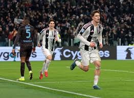 中国足协新规影响中超亚冠竞争，女足面临资金压力，外援政策收紧，挑战加剧。